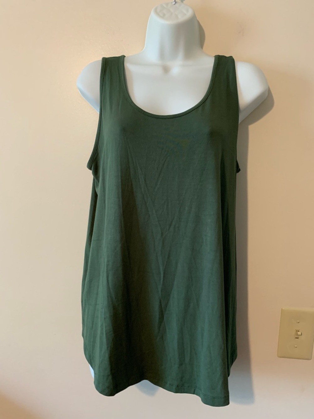 Relaxed Scoop Neck Tank Top — Deep Green